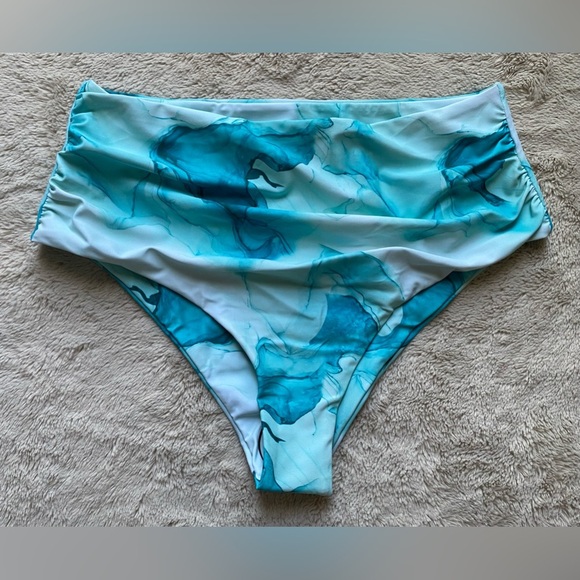 HUGE SHEIN bikini bundle with cover-up 👙 - Picture 6 of 9
